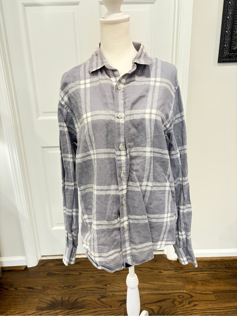 UNTUCKit Gray and White Plaid Button-Down Shirt Linen Size M